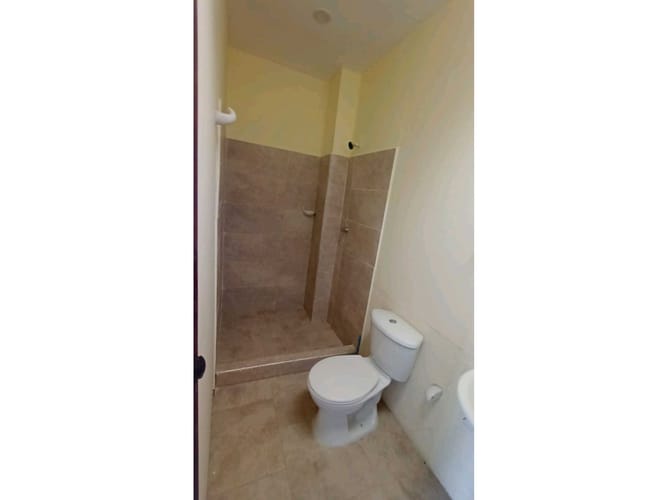 Casa de 7 alcobas en venta en Cr. Los Naranjos, Jamundí, 480 m² · foto 22 de 24