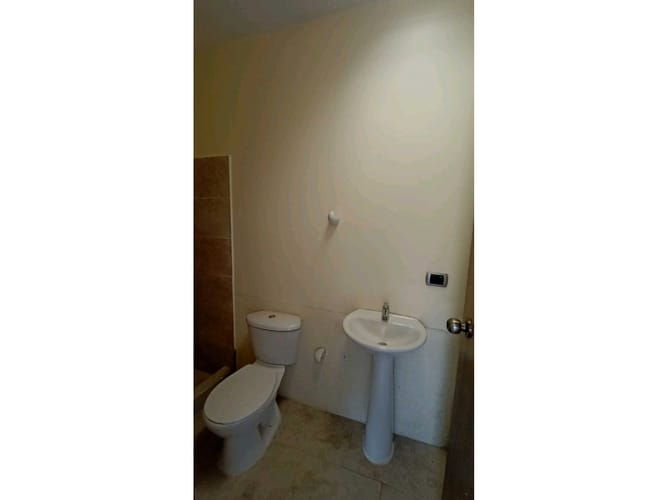 Casa de 7 alcobas en venta en Cr. Los Naranjos, Jamundí, 480 m² · foto 23 de 24