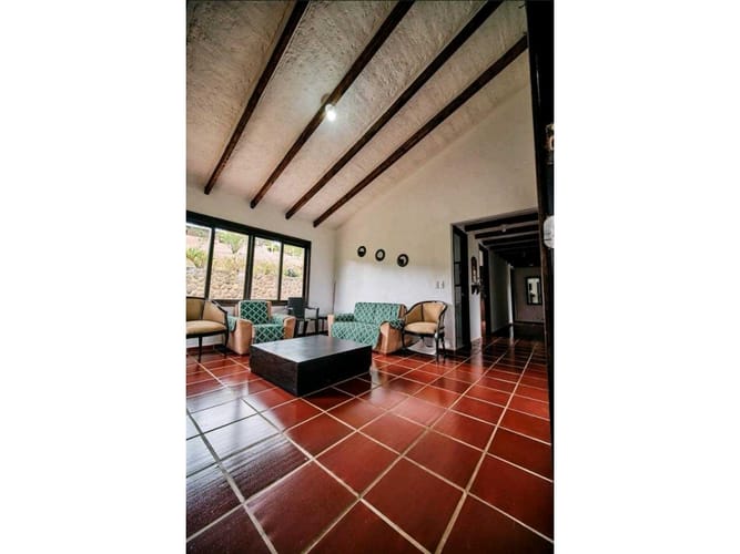 Casa de 4 alcobas en venta en El Carmen, Cali, 326 m² · foto 5 de 16