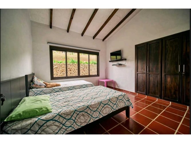 Casa de 4 alcobas en venta en El Carmen, Cali, 326 m² · foto 8 de 16