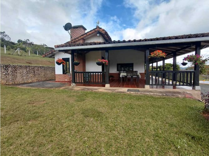 Casa de 4 alcobas en venta en El Carmen, Cali, 326 m² · foto 14 de 16