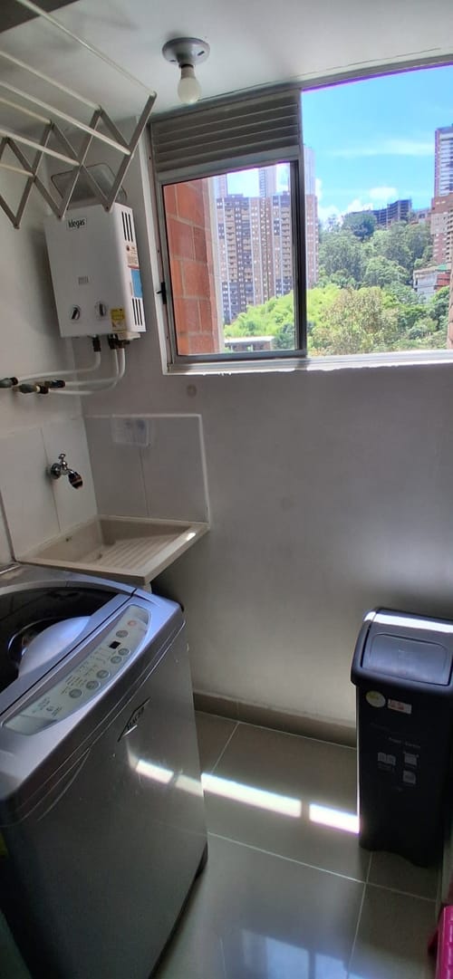 Apartamento de 3 alcobas en venta en El Carmelo, Sabaneta, 70 m² · foto 18 de 24