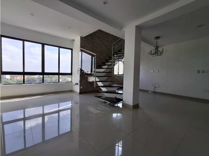 Apartamento de 4 alcobas en venta en La Hacienda, Cali, 238 m² · foto 3 de 24