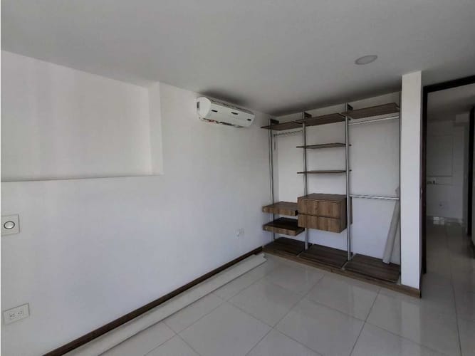 Apartamento de 4 alcobas en venta en La Hacienda, Cali, 238 m² · foto 6 de 24