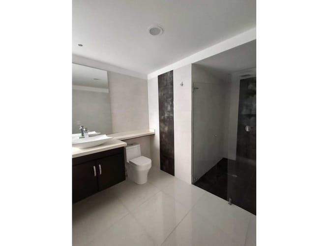 Apartamento de 4 alcobas en venta en La Hacienda, Cali, 238 m² · foto 19 de 24