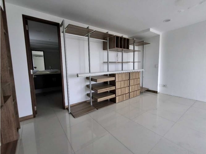 Apartamento de 4 alcobas en venta en La Hacienda, Cali, 238 m² · foto 20 de 24