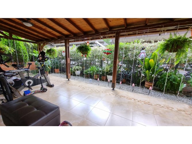 Casa de 5 alcobas en venta en Pance, Cali, 230 m² · foto 2 de 24
