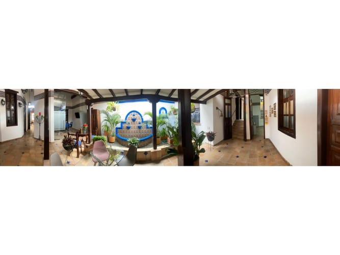 Casa de 16 alcobas en venta en San Antonio, Cali, 700 m² · foto 2 de 24