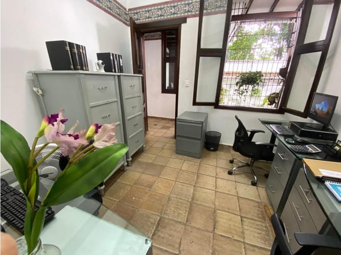 Casa de 16 alcobas en venta en San Antonio, Cali, 700 m² · foto 16 de 24