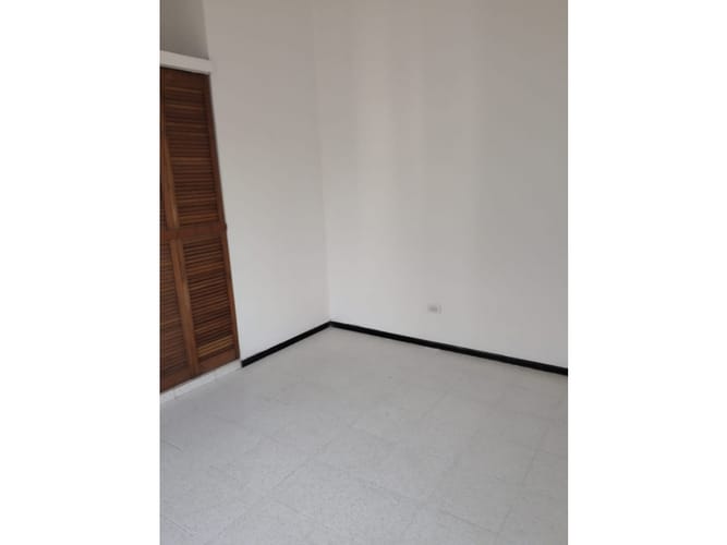 Edificio en venta en Departamental, Cali, 650 m² · foto 5 de 19