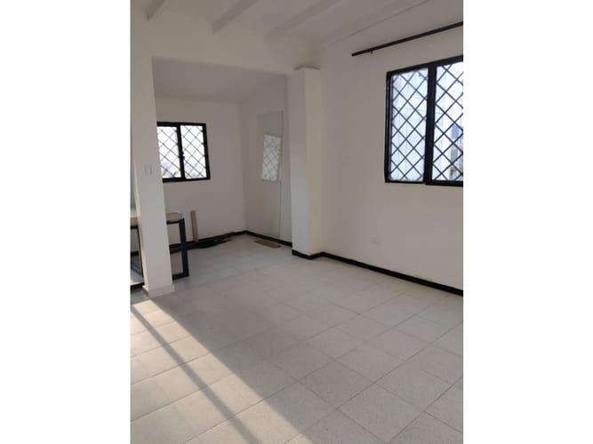 Edificio en venta en Departamental, Cali, 650 m² · foto 8 de 19