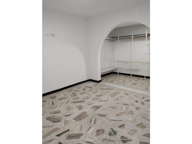 Edificio en venta en Departamental, Cali, 650 m² · foto 13 de 19