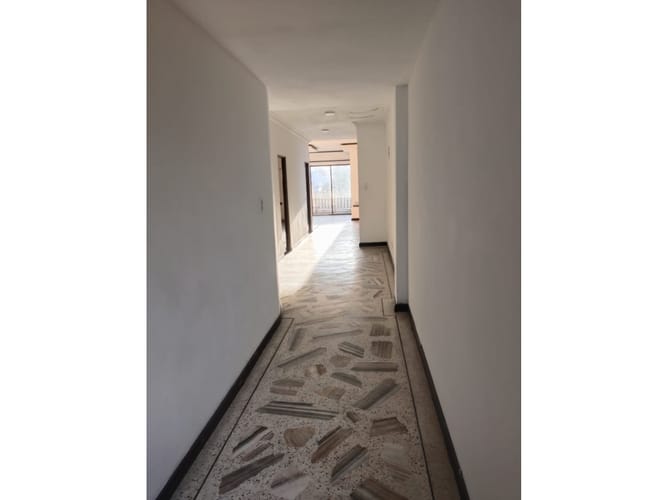 Edificio en venta en Departamental, Cali, 650 m² · foto 16 de 19