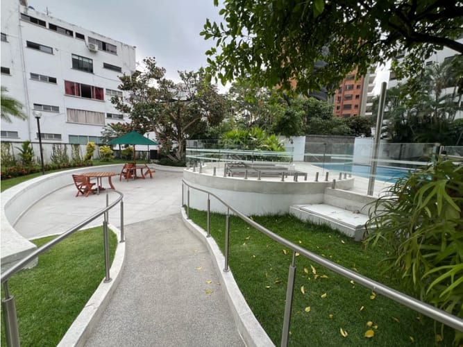 Apartamento de 3 alcobas en venta en Santa Teresita, Cali, 182 m² · foto 4 de 24