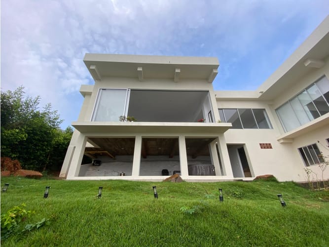Casa de 5 alcobas en venta en La Buitrera, Cali, 500 m² · foto 3 de 16