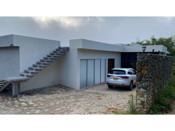Casa de 5 alcobas en venta en La Buitrera, Cali, 500 m² · foto 4 de 16
