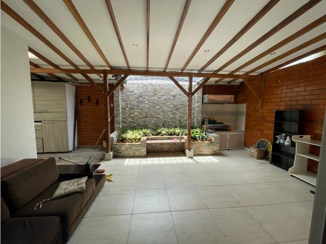Casa de 3 alcobas en venta en Cinco Soles, Jamundí, 188 m² · foto 3 de 24