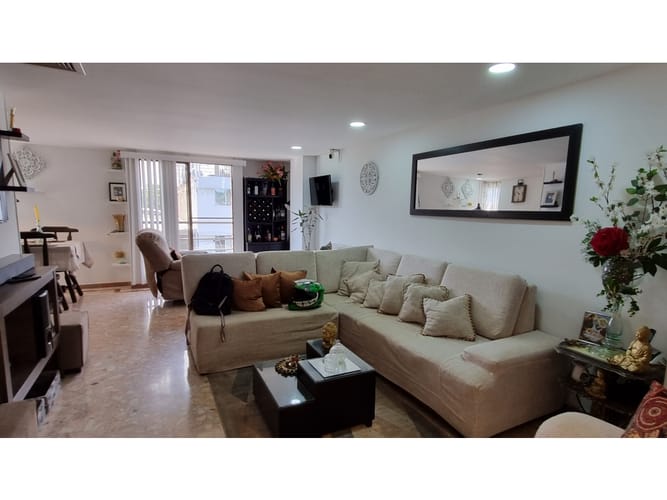 Apartamento de 3 alcobas en venta en El Ingenio, Cali, 112 m² · foto 2 de 23