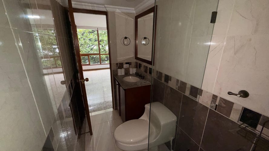 Apartamento de 3 alcobas en venta en El Poblado, Medellín, 130 m² · foto 17 de 17