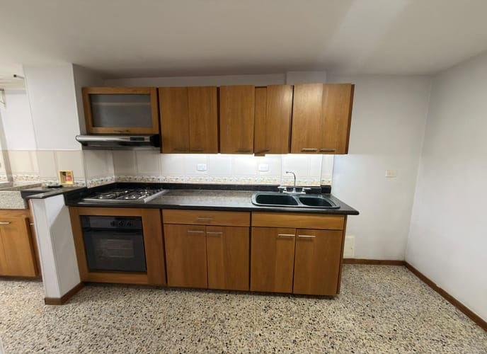 Apartamento de 3 alcobas en venta en El Poblado, Medellín, 130 m² · foto 3 de 17