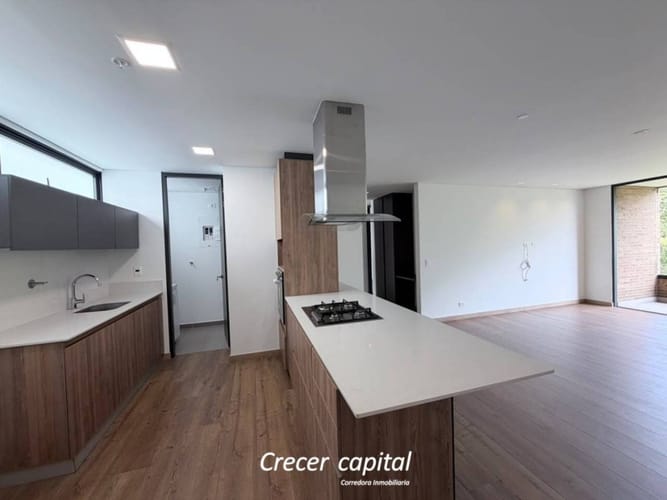 Apartamento de 2 alcobas en arriendo en El Poblado, Medellín, 110 m² · foto 5 de 18