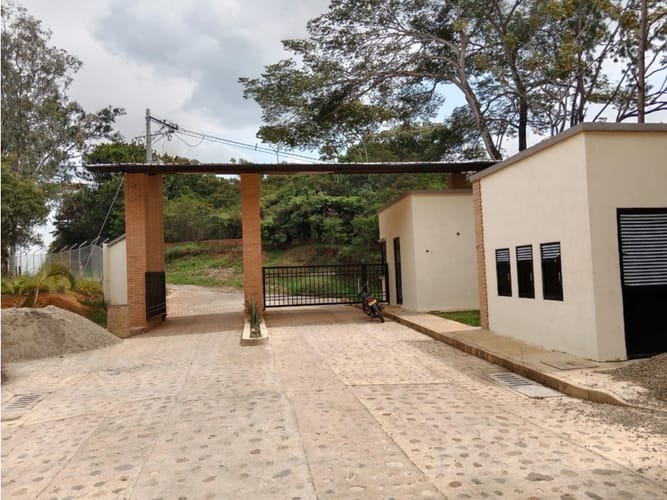 Lote en venta en Potrerito, Jamundí, 1492 m² · foto 3 de 9
