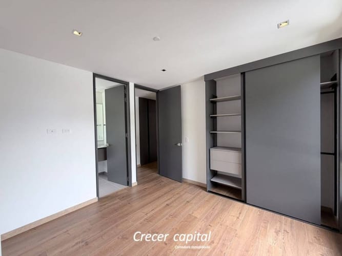 Apartamento de 2 alcobas en arriendo en El Poblado, Medellín, 110 m² · foto 13 de 18