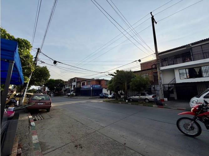 Casa de 7 alcobas en venta en San Judas Tadeo Ii, Cali, 289 m² · foto 3 de 17