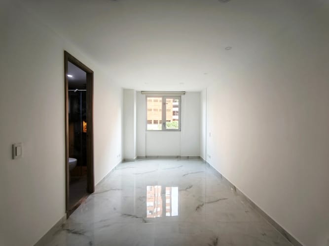 Apartamento de 2 alcobas en venta en Loma Del Indio, Medellín, 58 m² · foto 3 de 15