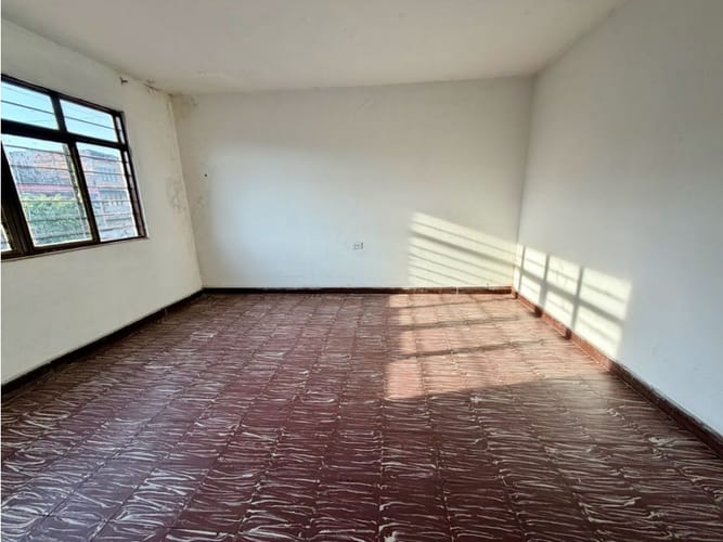 Casa de 7 alcobas en venta en San Judas Tadeo Ii, Cali, 289 m² · foto 6 de 17