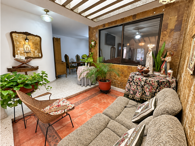 Casa de 4 alcobas en venta en El Gran Limonar Cataya, Cali, 250 m² · foto 2 de 9