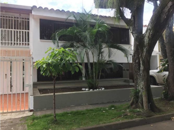 Casa de 4 alcobas en venta en Las Vegas De Comfandi, Cali, 300 m² · foto 4 de 8