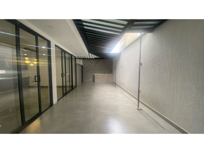 Casa de 5 alcobas en venta en Las Mercedes, Jamundí, 412 m² · foto 4 de 24