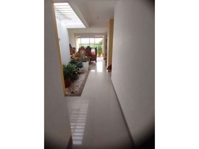 Casa de 4 alcobas en venta en San Isidro, Jamundí, 269 m² · foto 2 de 21