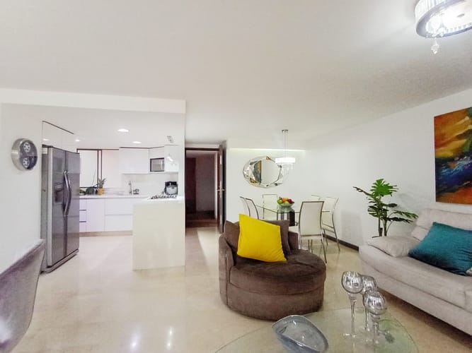 Apartamento de 3 alcobas en venta en Laureles, Medellín, 118 m² · foto 2 de 20