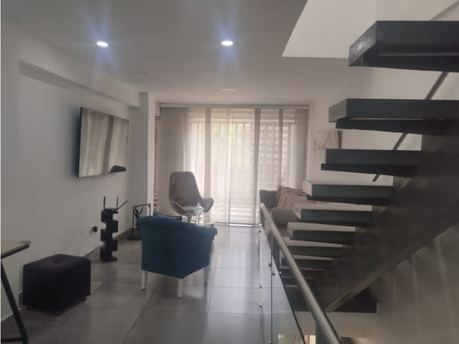 Edificio en venta en Primero De Mayo, Cali, 240 m² · foto 5 de 22