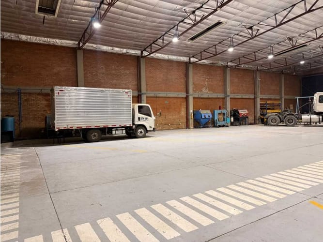 Bodega en venta en Zona Industrial, Yumbo, 1343 m² · foto 2 de 5