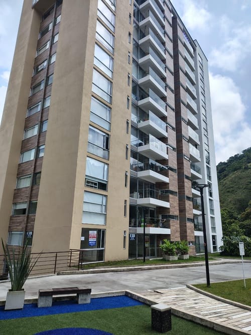Apartamento de 3 alcobas en venta en Expoferias, Manizales, 98 m² · foto 6 de 19