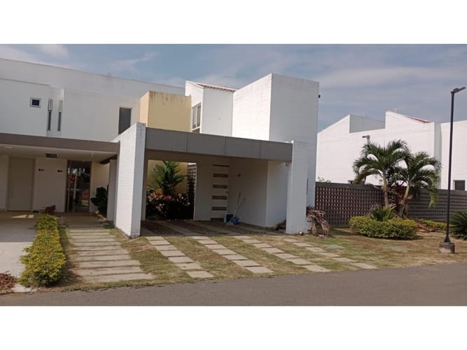 Casa de 4 alcobas en venta en El Castillo, Jamundí, 214 m² · foto 7 de 24