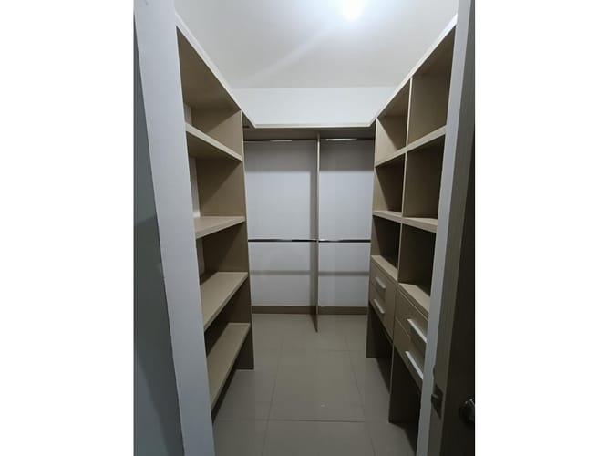 Casa de 4 alcobas en venta en El Castillo, Jamundí, 214 m² · foto 9 de 24