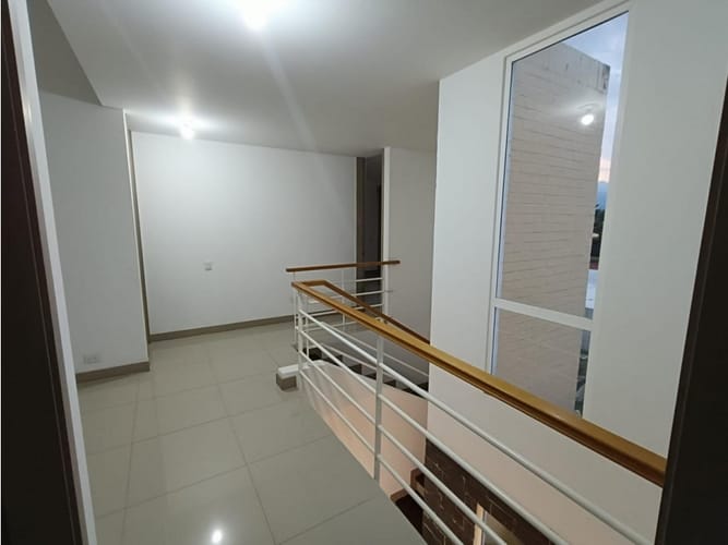 Casa de 4 alcobas en venta en El Castillo, Jamundí, 214 m² · foto 11 de 24