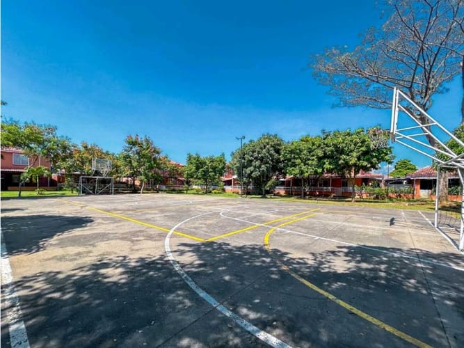 Casa de 3 alcobas en venta en El Castillo, Jamundí, 320 m² · foto 7 de 24