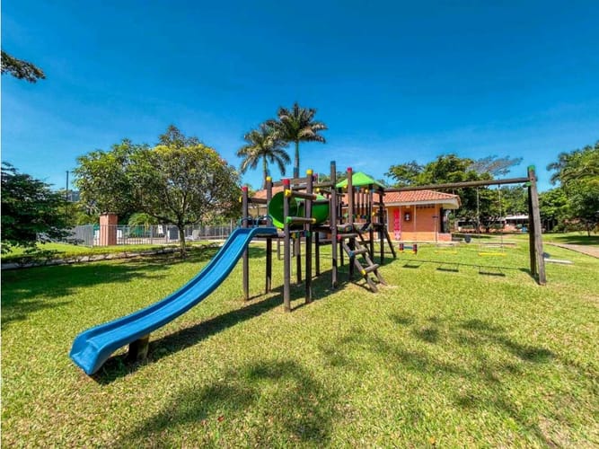 Casa de 3 alcobas en venta en El Castillo, Jamundí, 320 m² · foto 9 de 24