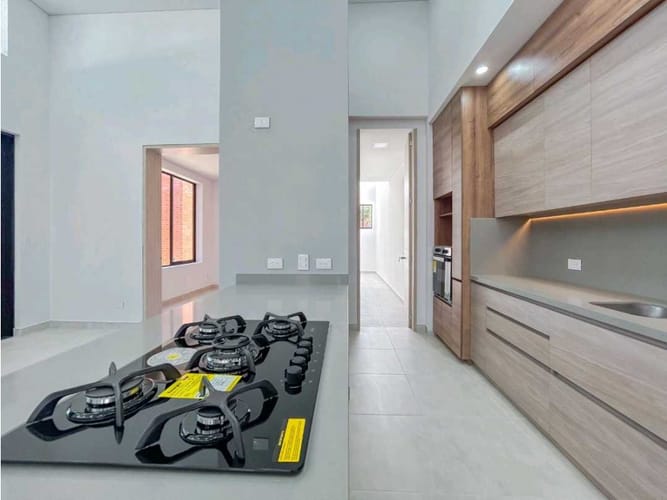 Casa de 3 alcobas en venta en El Castillo, Jamundí, 320 m² · foto 13 de 24
