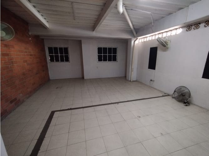 Edificio en venta en Tequendama, Cali, 1400 m² · foto 8 de 24