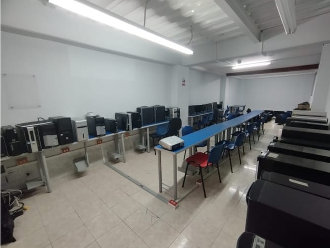 Edificio en venta en Tequendama, Cali, 1400 m² · foto 18 de 24