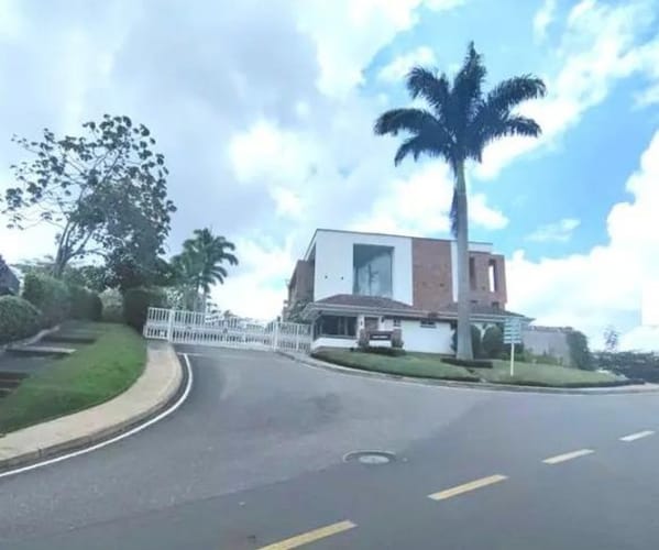 Casa de 4 alcobas en arriendo en Ruitoque, Piedecuesta, 278 m² · foto 2 de 23