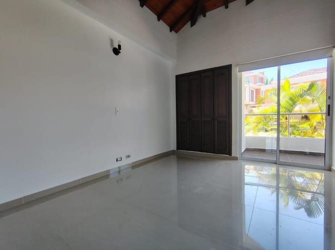 Casa de 4 alcobas en arriendo en Ruitoque, Piedecuesta, 278 m² · foto 14 de 23