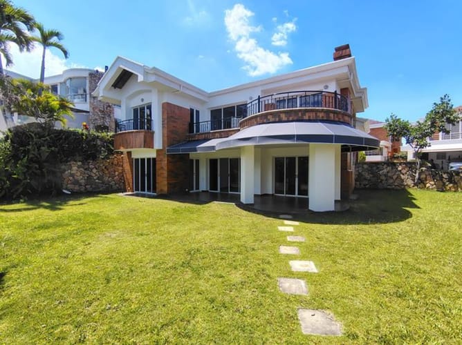 Casa de 4 alcobas en arriendo en Ruitoque, Piedecuesta, 278 m² · foto 21 de 23