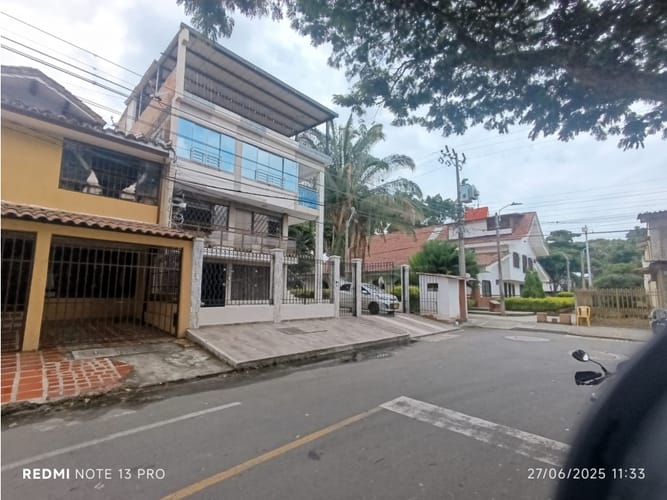 Casa de 10 alcobas en venta en Urbanizacion La Merced, Cali, 475 m² · foto 4 de 24
